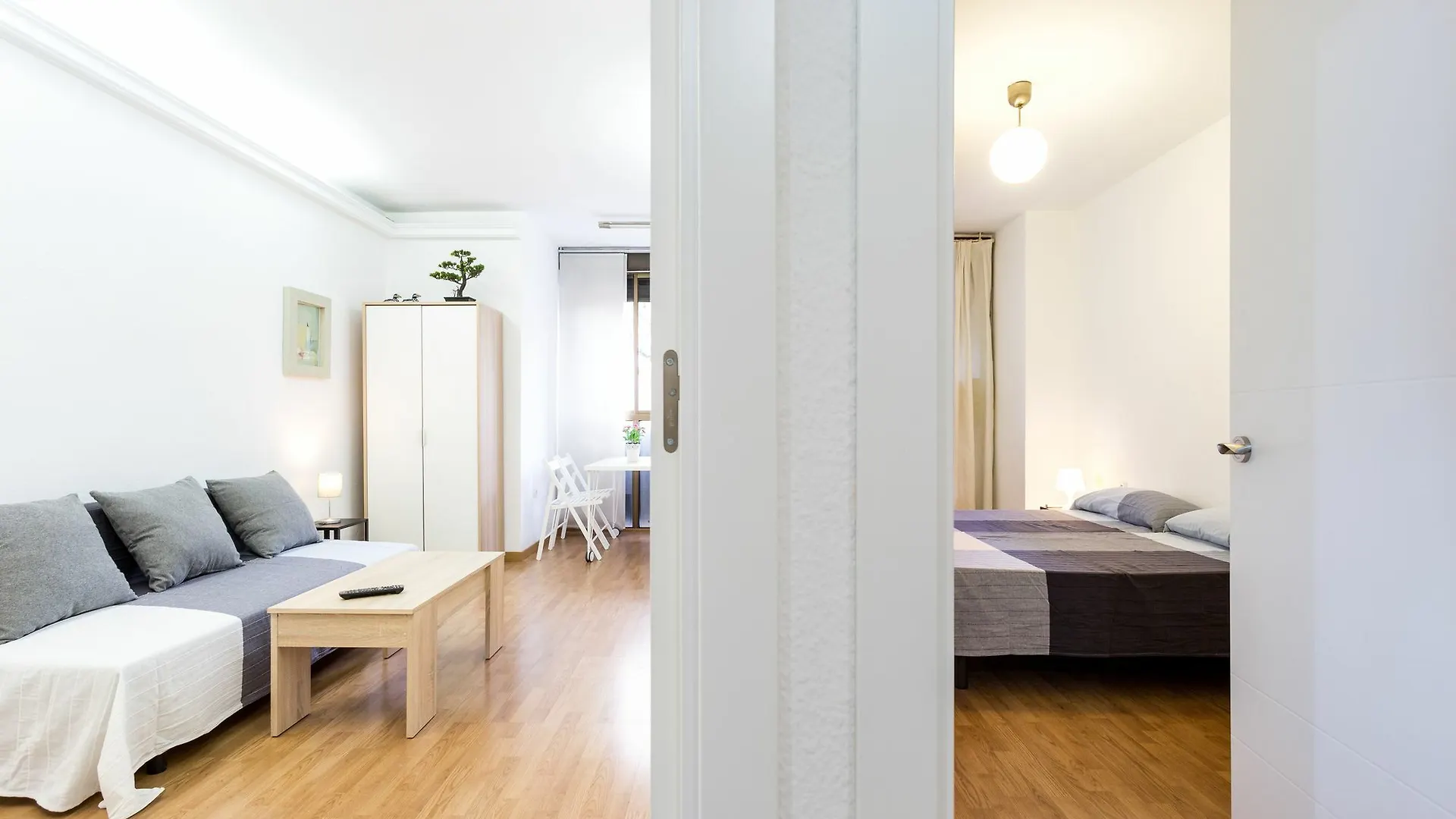 Holi-Rent Angelines Apartment Seville