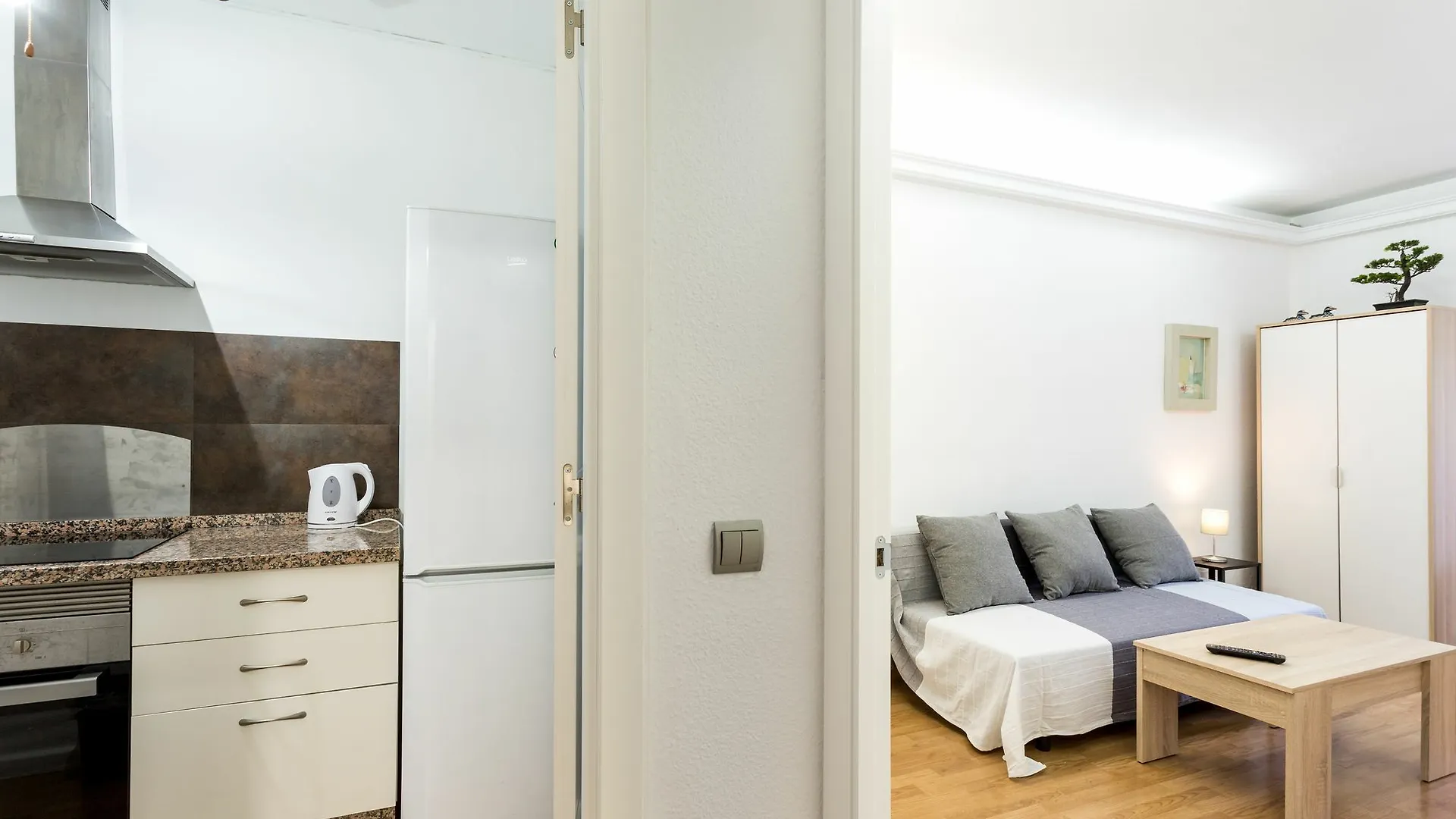 Holi-Rent Angelines Apartment Seville 0*,  Spain