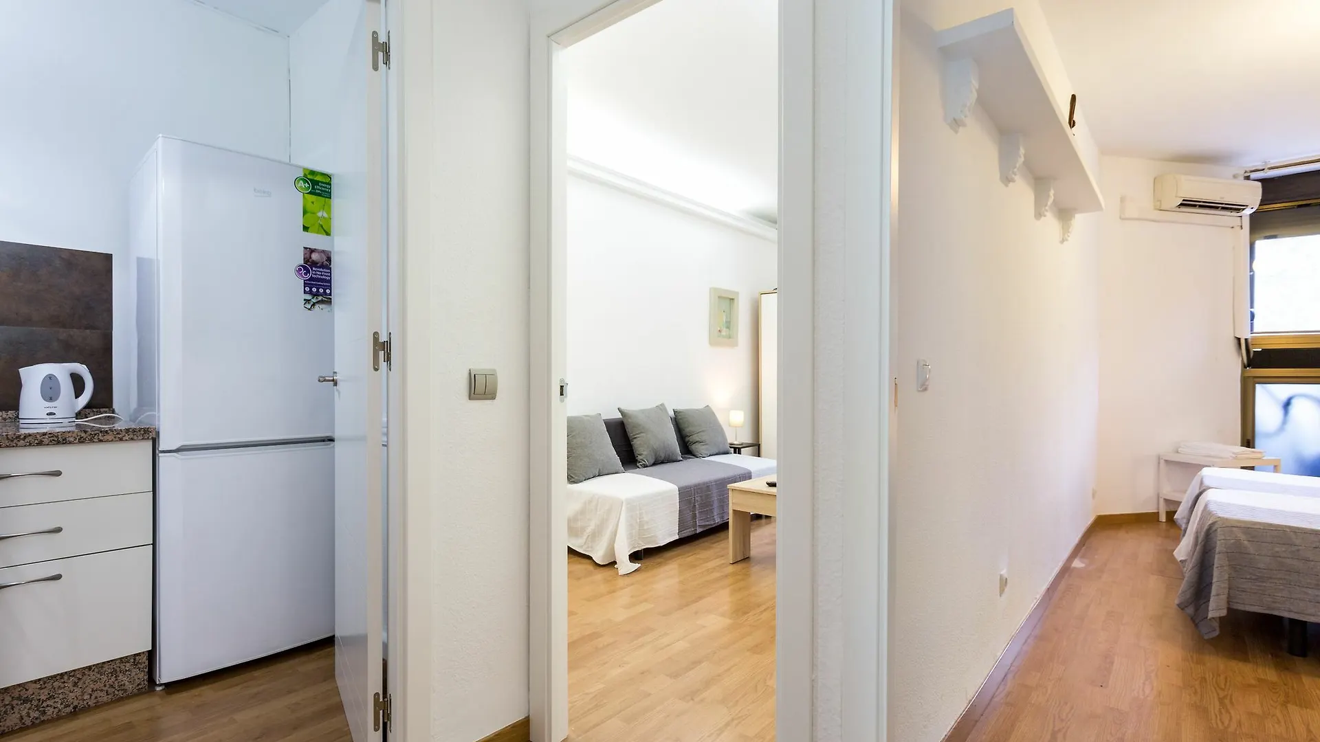 Holi-Rent Angelines Apartment Seville