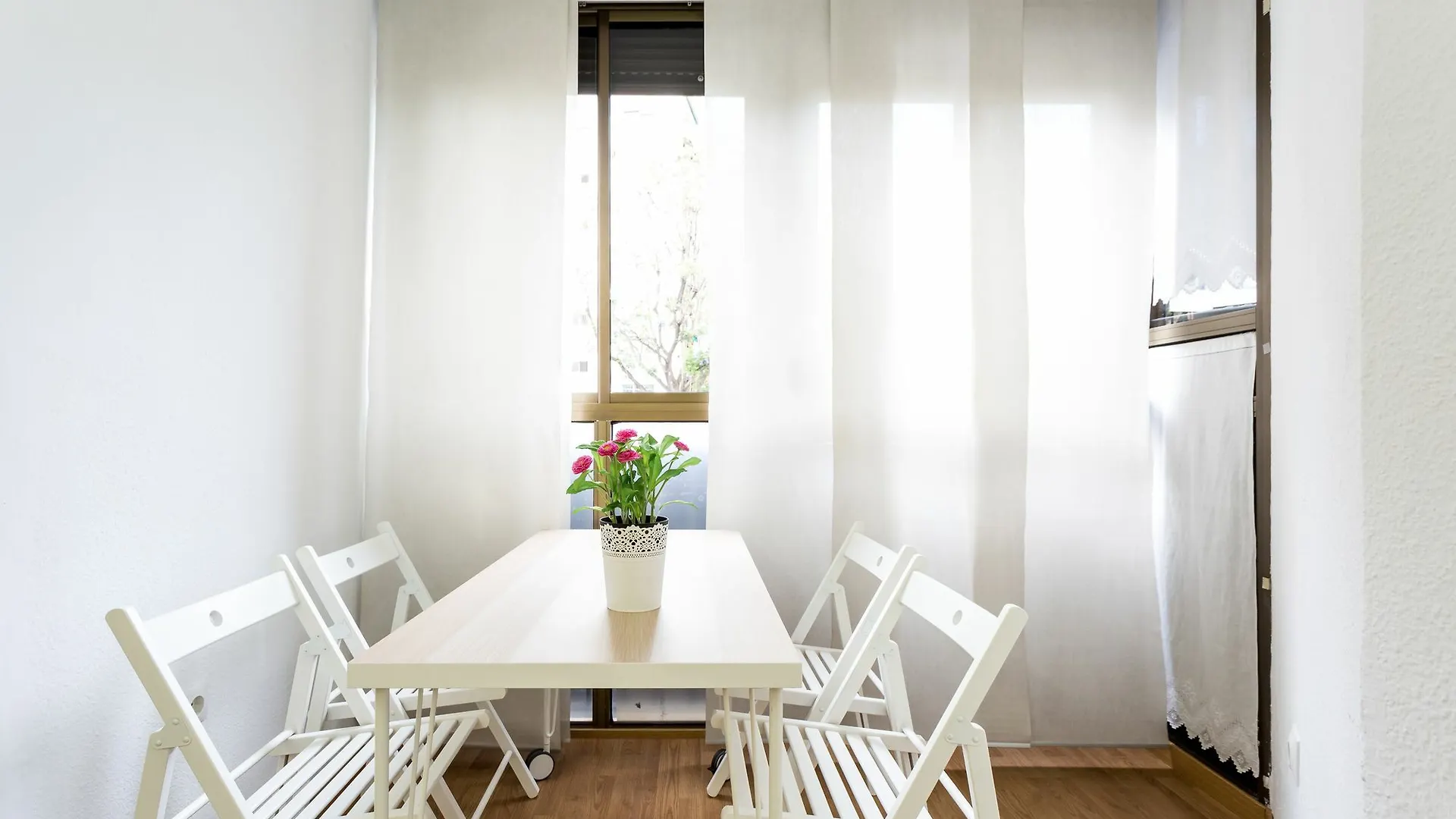 Apartament Holi-Rent Angelines Sewilla